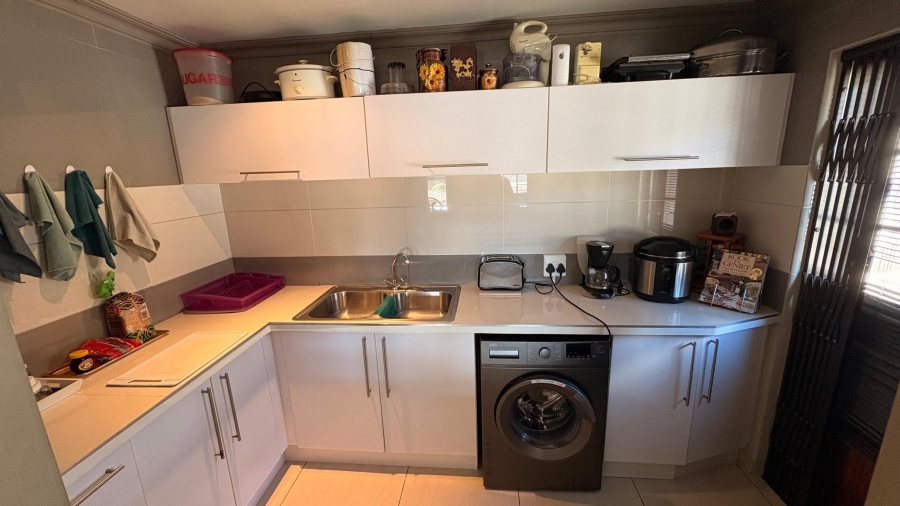 3 Bedroom Property for Sale in Reebok Western Cape